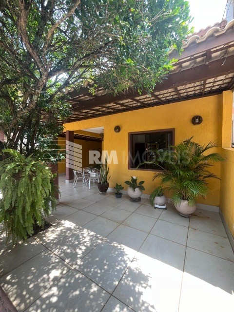 Casa de Condomínio à venda com 4 quartos, 200m² - Foto 3