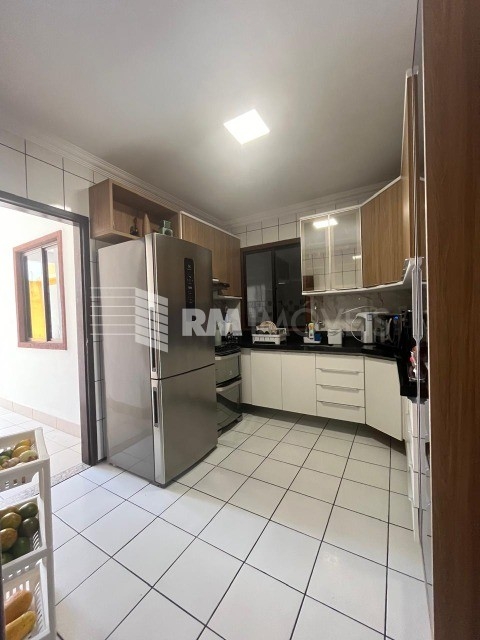 Casa de Condomínio à venda com 4 quartos, 200m² - Foto 34