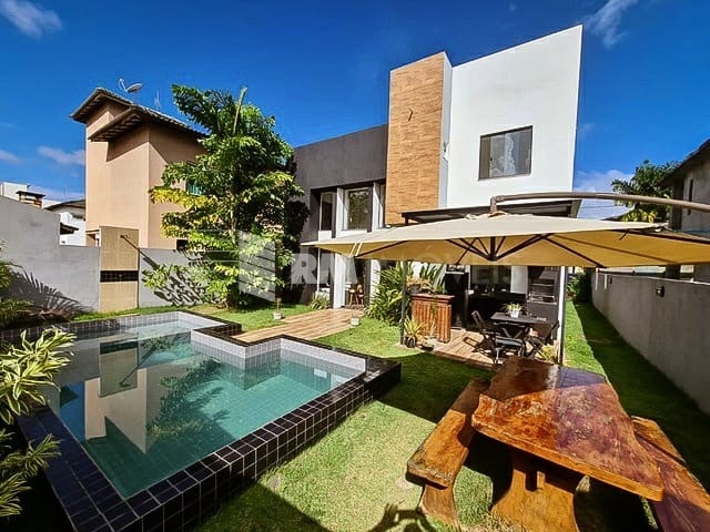 Casa de Condomínio à venda com 4 quartos, 198m² - Foto 1