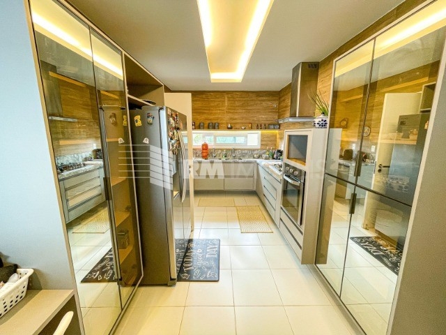 Casa de Condomínio à venda com 5 quartos, 333m² - Foto 6