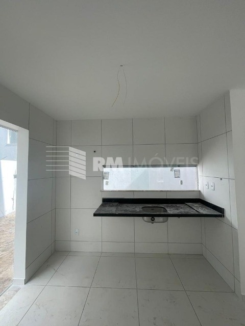Casa de Condomínio à venda com 4 quartos, 116m² - Foto 2