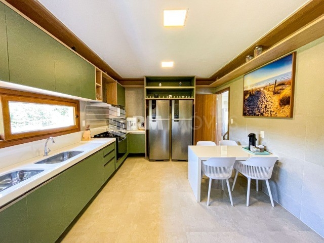 Casa de Condomínio à venda com 9 quartos, 650m² - Foto 11
