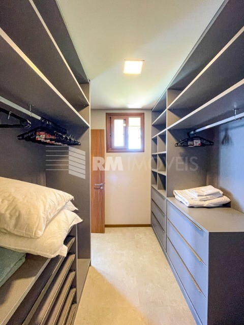 Casa de Condomínio à venda com 9 quartos, 650m² - Foto 42