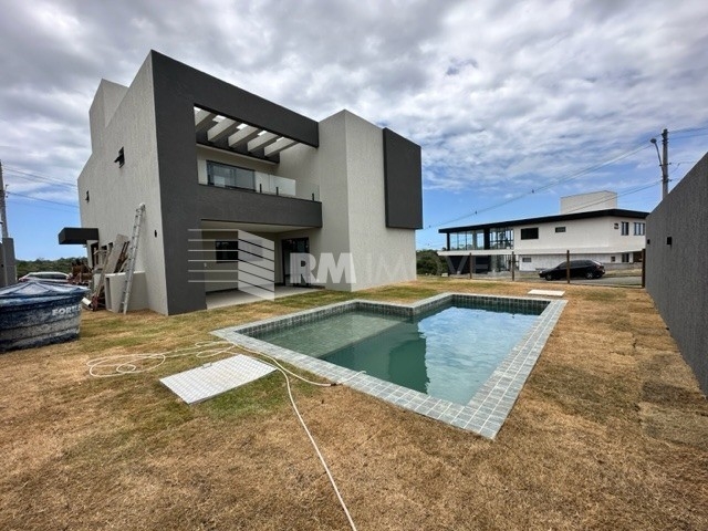 Casa de Condomínio à venda com 5 quartos, 242m² - Foto 2