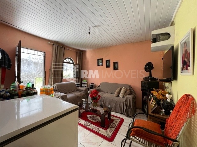 Casa à venda com 2 quartos, 60m² - Foto 1