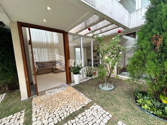 Casa de Condomínio à venda com 4 quartos, 297m² - Foto 6
