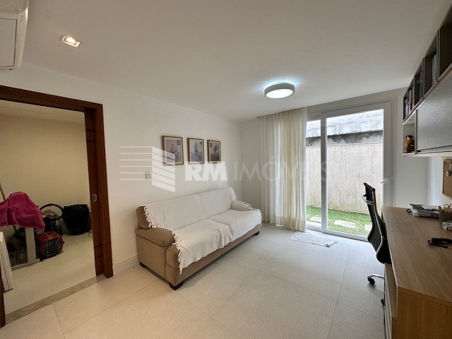 Casa de Condomínio à venda com 4 quartos, 297m² - Foto 18