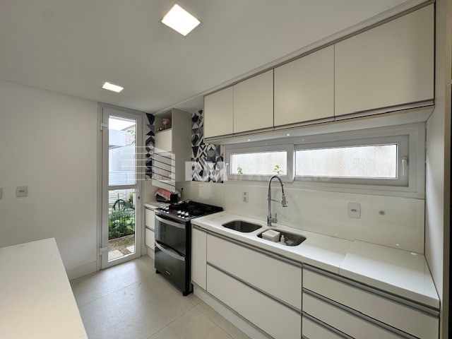 Casa de Condomínio à venda com 4 quartos, 297m² - Foto 37