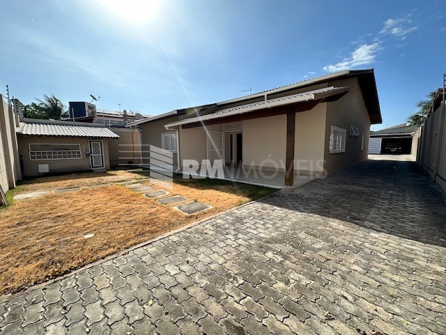 Casa, 4 quartos, 161 m² - Foto 1