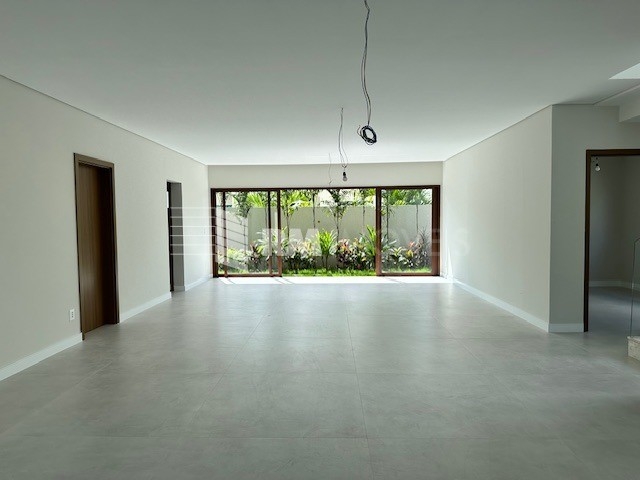 Casa de Condomínio à venda com 5 quartos, 373m² - Foto 25