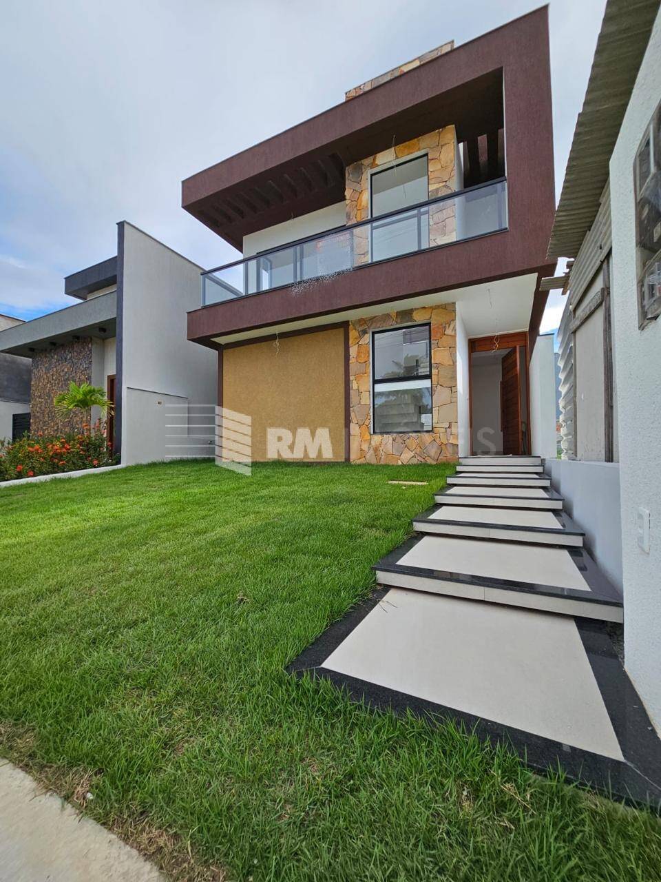 Casa de Condomínio à venda com 4 quartos, 195m² - Foto 1
