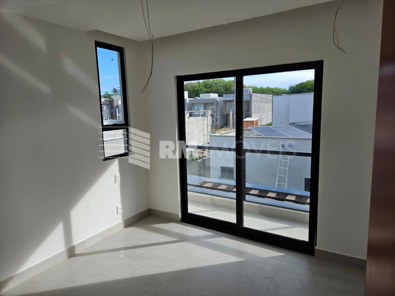 Casa de Condomínio à venda com 4 quartos, 195m² - Foto 2