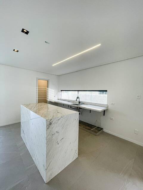 Casa de Condomínio à venda com 4 quartos, 250m² - Foto 4