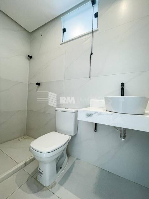 Casa de Condomínio à venda com 4 quartos, 250m² - Foto 3