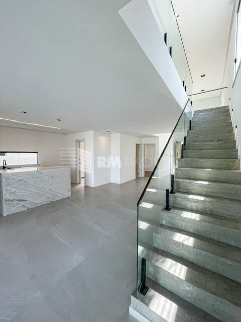Casa de Condomínio à venda com 4 quartos, 250m² - Foto 9