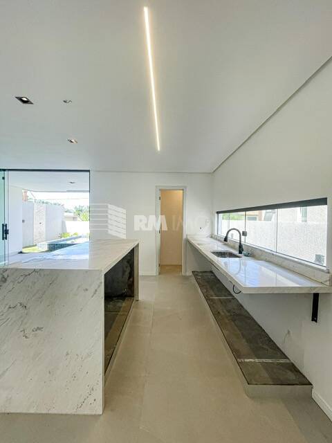 Casa de Condomínio à venda com 4 quartos, 250m² - Foto 11