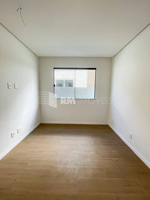 Casa de Condomínio à venda com 4 quartos, 250m² - Foto 12
