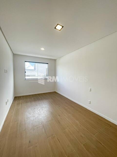 Casa de Condomínio à venda com 4 quartos, 250m² - Foto 25