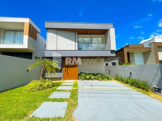 Casa de Condomínio à venda com 4 quartos, 250m² - Foto 1